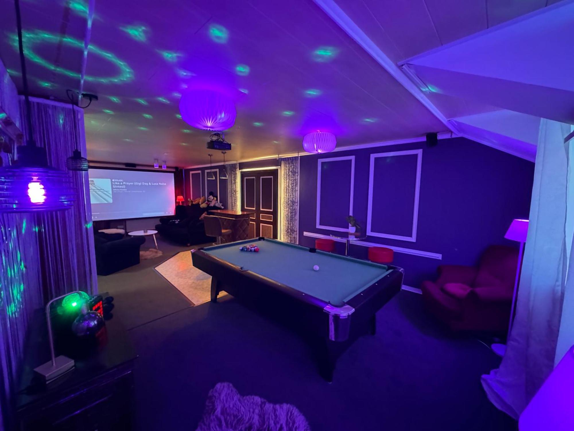 Bookeinfach Bad Ems - Private - Sauna Jacuzzi Whirlpool Swimmingpool Alahna Sup Beachvolleyball Billiards Ping Pong Cinema Theater Music Disco Ball Bbq Und Parkplaetze Apartment Exterior photo