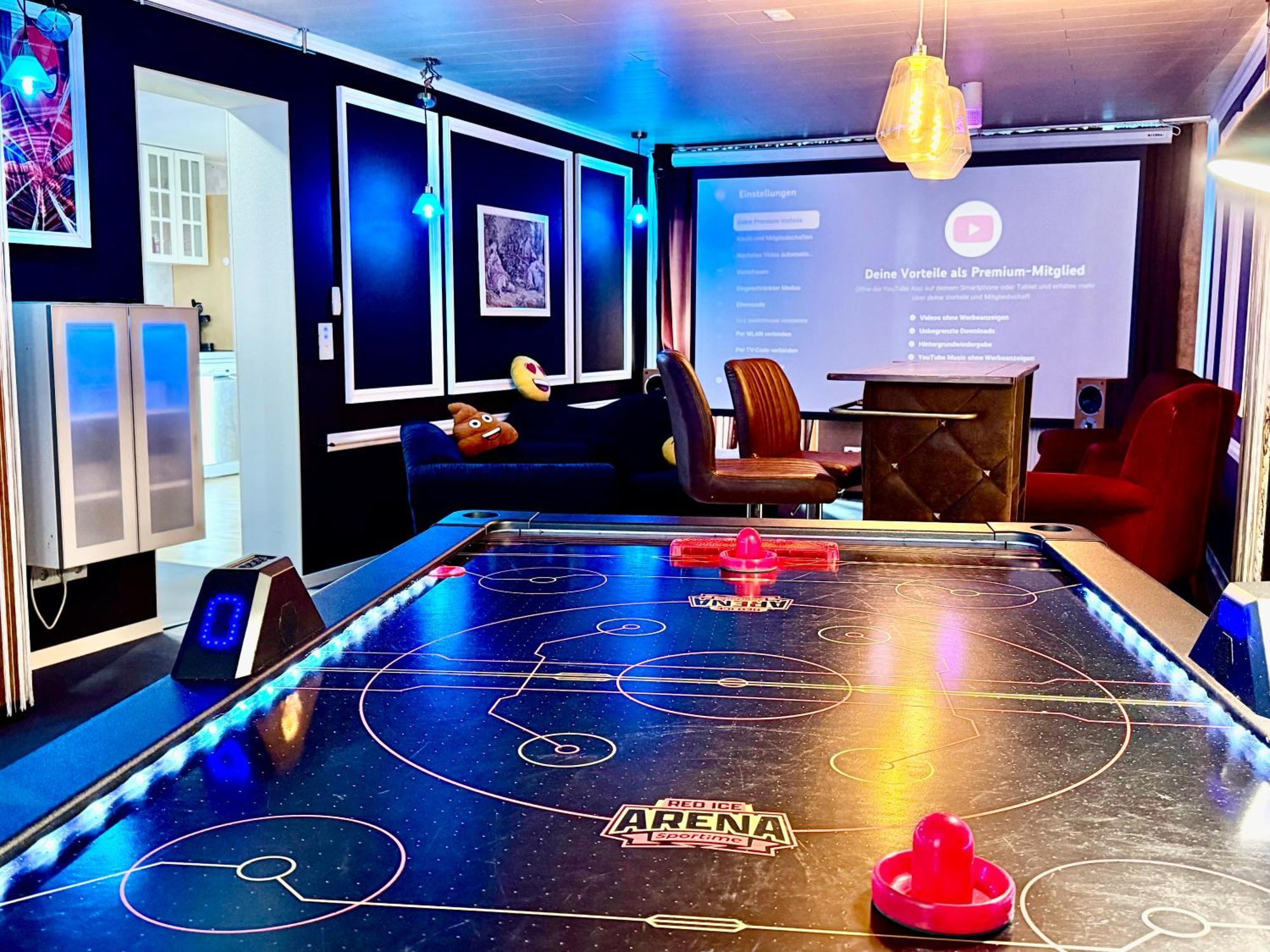 Bookeinfach Bad Ems - Private - Sauna Jacuzzi Whirlpool Swimmingpool Alahna Sup Beachvolleyball Billiards Ping Pong Cinema Theater Music Disco Ball Bbq Und Parkplaetze Exterior photo