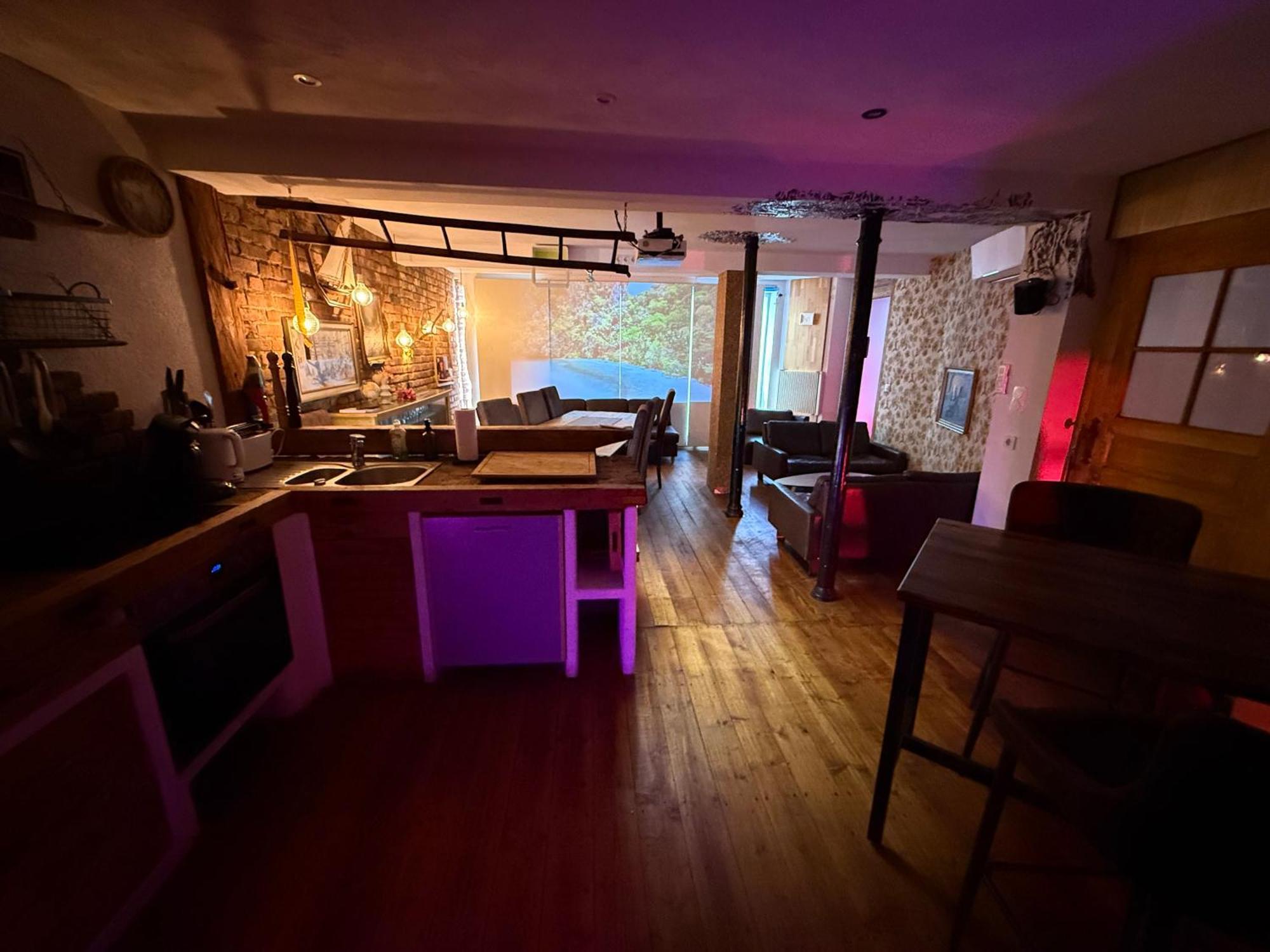 Bookeinfach Bad Ems - Private - Sauna Jacuzzi Whirlpool Swimmingpool Alahna Sup Beachvolleyball Billiards Ping Pong Cinema Theater Music Disco Ball Bbq Und Parkplaetze Exterior photo